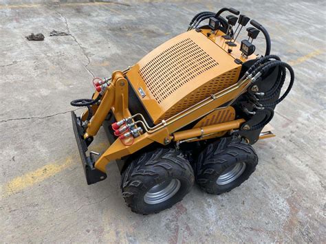 mini skid steer width|mini skid steer hydraulic pump.